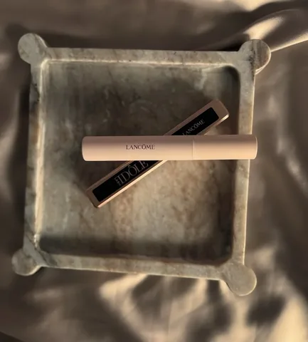 filzahblogs Instagram post about Mascara removal
