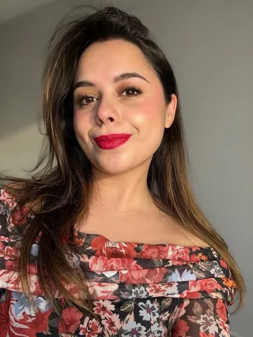 filzahblogs Instagram post about Date night makeup