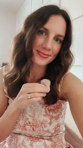 findingphilothea Instagram post about Giving compliments