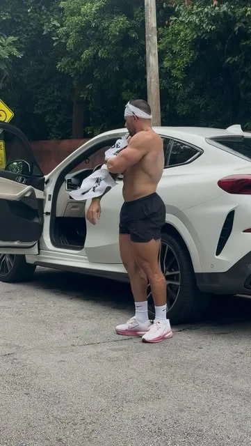 fit.latino Instagram post about HYROX training