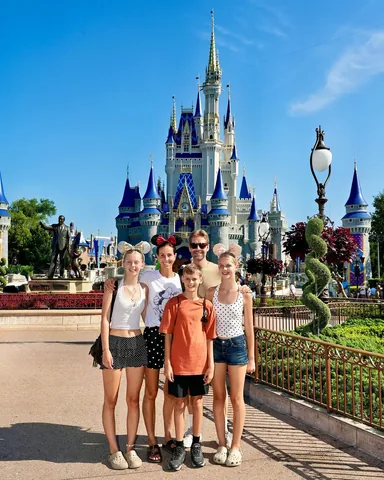 fivelittledoves Instagram post about Disney World family trip