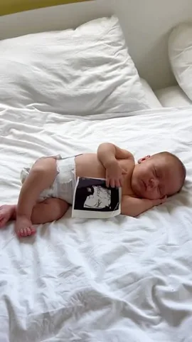 flipflopwanderers Instagram post about Newborn milestone