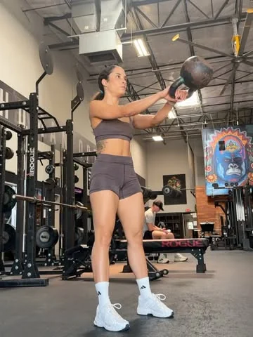 francheskafit Instagram post about Deadlift workout
