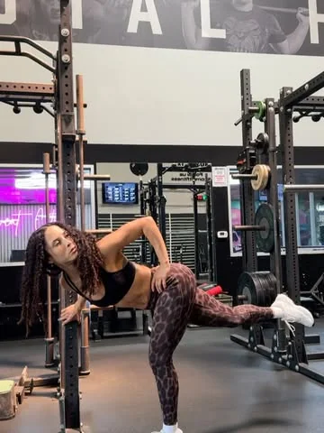 francheskafit Instagram post about Post run recovery exercises