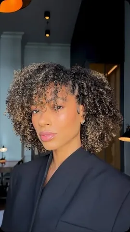 freshlengths Instagram post about Curly hairstyle