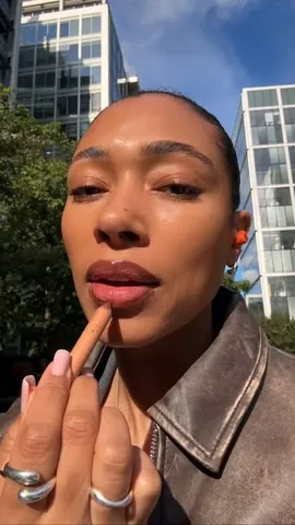 freshlengths Instagram post about Lip makeup