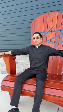 frmeraz Instagram post about Pastor humor