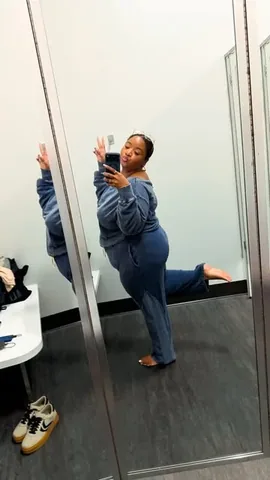 fromheadtocurve Instagram post about Plus size shopping