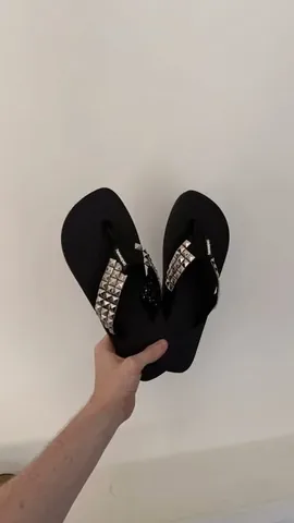 gallucks Instagram post about DIY fashion customization