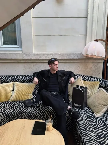 gallucks Instagram post about Travel