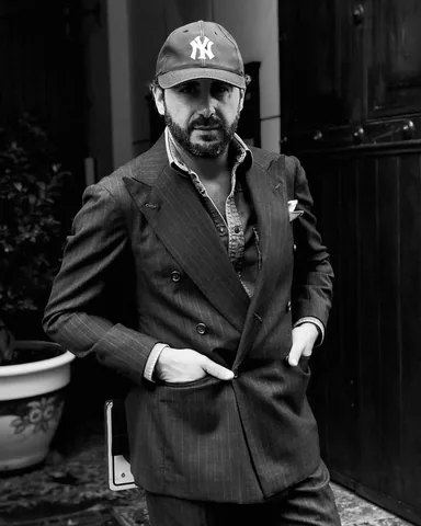 g_annunziata Instagram post about Street style