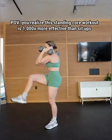 getmomstrong Instagram post about Power Builder Challenge promotion