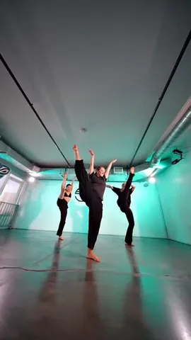 giannamartello Instagram post about Online dance class announcement