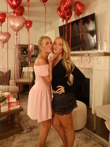 giggles_alexus Instagram post about Valentine’s Day