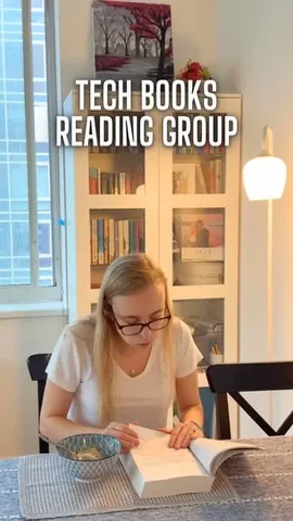 girlknowstech Instagram post about Software design and programming practices