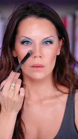 glamlifeguru Instagram post about Makeup look and product lineup