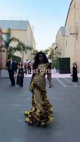 Golloria Instagram post thumbnail