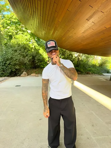 gonolivier Instagram post about Fashion