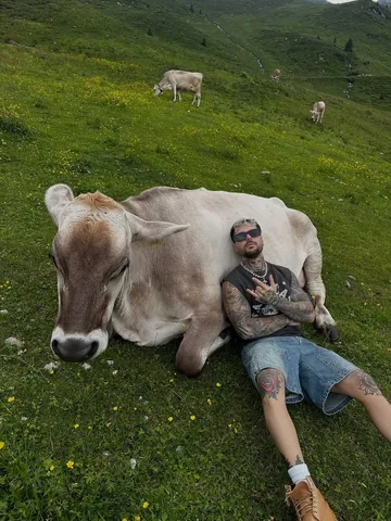 gonolivier Instagram post about Travel