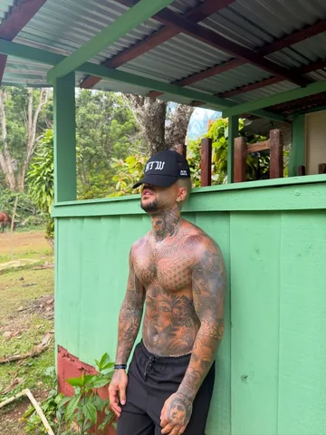 gonolivier Instagram post about Travel