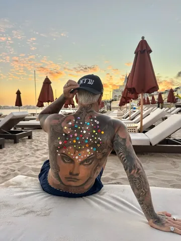 gonolivier Instagram post about Entertainment