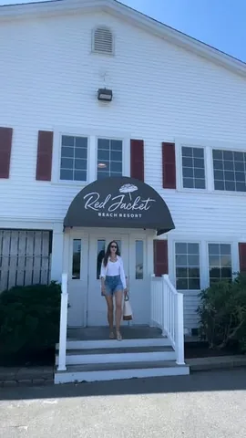 gothamlove Instagram post about Resort stay