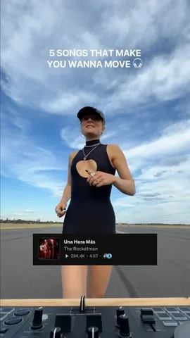 growingannanas Instagram post about Music playlist