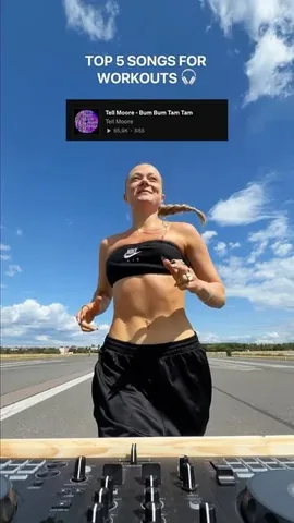 growingannanas Instagram post about Music playlist