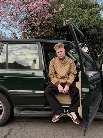 gullyguyleo Instagram post about Fashion lifestyle