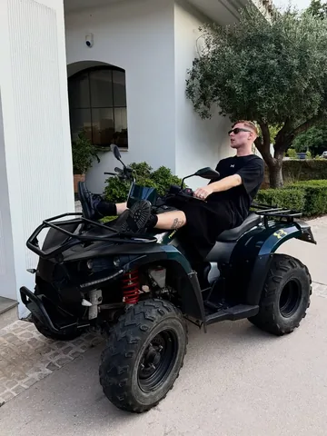 Leo Mandella Instagram post thumbnail