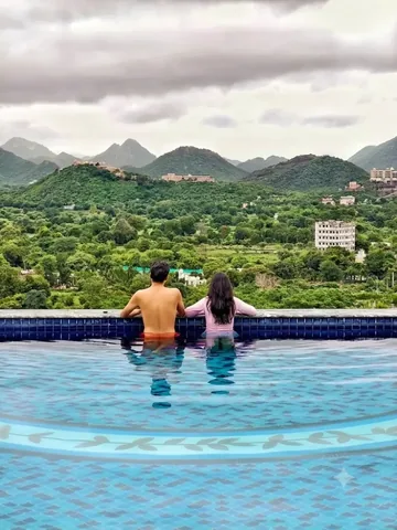 _gypsycouple Instagram post about Hotel hospitality review