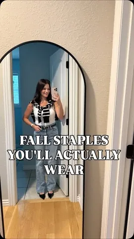 haileyfarrar1 Instagram post about NYDJ fall wardrobe
