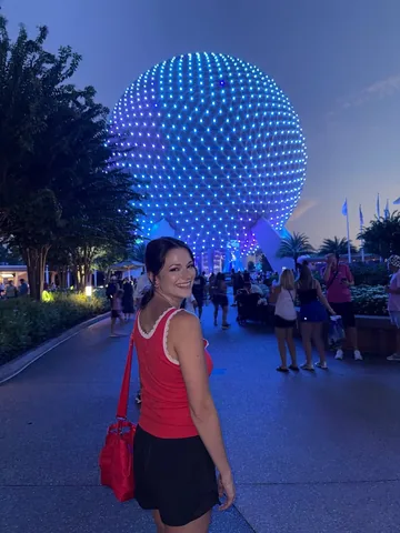 haileyfarrar1 Instagram post about Disney theme park outfit