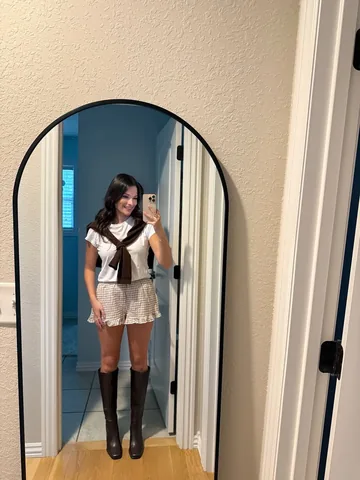 Hailey Farrar Instagram post thumbnail