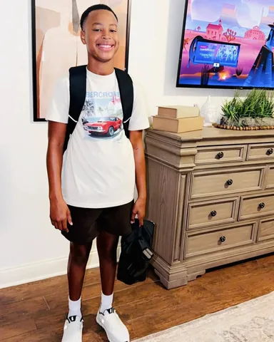 hairstylist_msdiva Instagram post about Back to school milestone