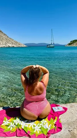 hannahlogan21 Instagram post about Plus size swimwear
