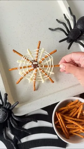 hannahmarieden Instagram post about Halloween pretzels