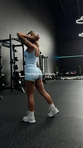 hannahthaiss Instagram post about Activewear fashion