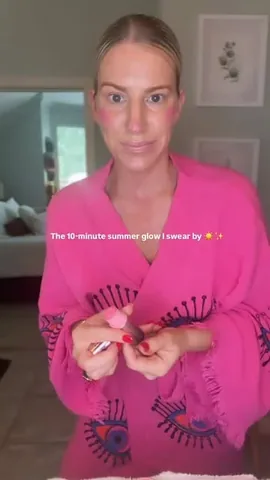 happilyhebert Instagram post about Summer makeup routine