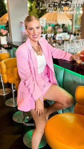 happilyhebert Instagram post about Affordable women's fashion