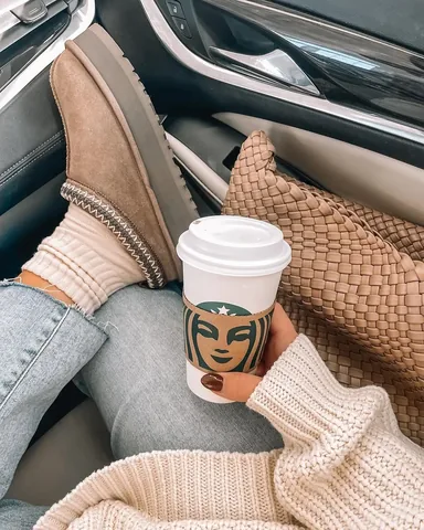 hello_jackieo Instagram post about Seasonal fashion