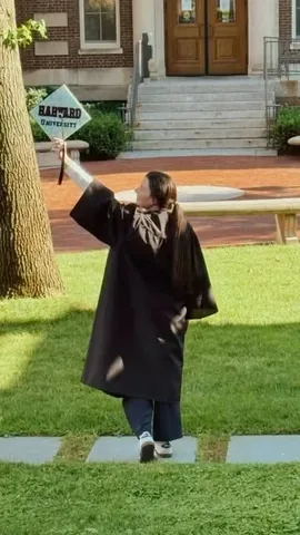 heyitscarlyrae Instagram post about Graduation photos