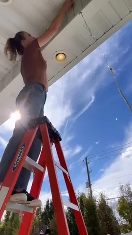 heykayli Instagram post about Outdoor lighting product