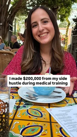 heykellyellen Instagram post about Content creation income