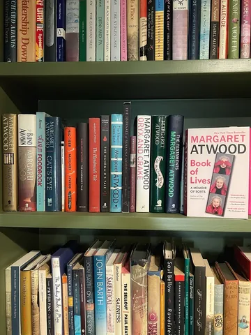 hotcocoareads Instagram post about Margaret Atwood and Book of Lives