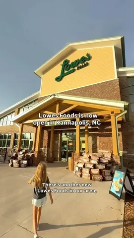 houseofhensen Instagram post about Lowes Foods store opening