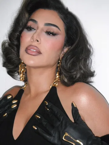 huda Instagram post about Fashion styling