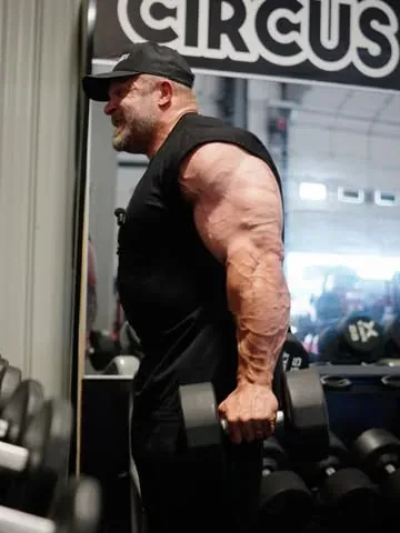 iainvalliere Instagram post about Arm workout