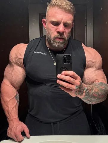 iainvalliere Instagram post about Push day workout