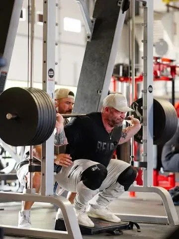 iainvalliere Instagram post about Leg workout